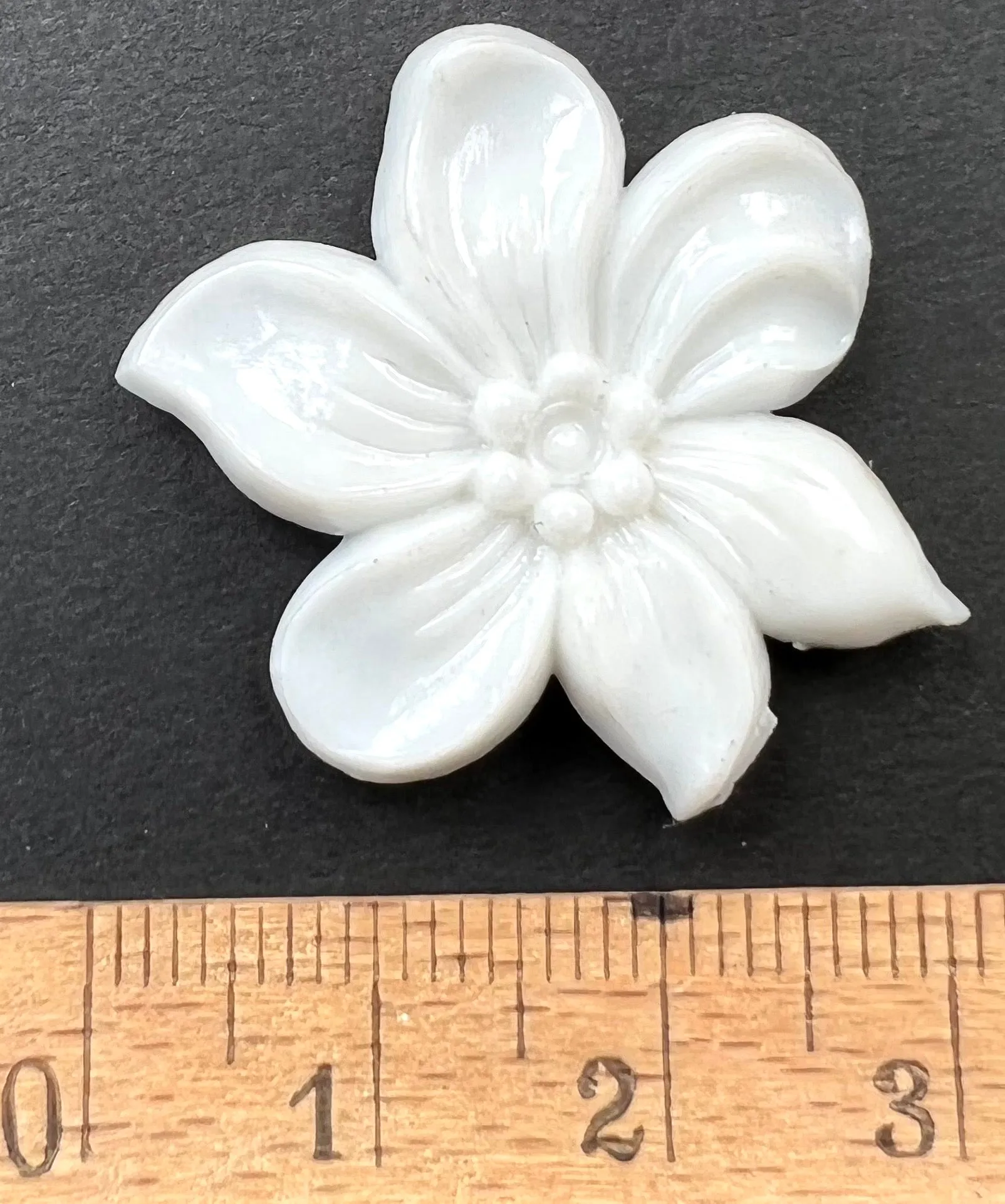 Charming Vintage Flower Cabochons - 2cm - 3cm wide