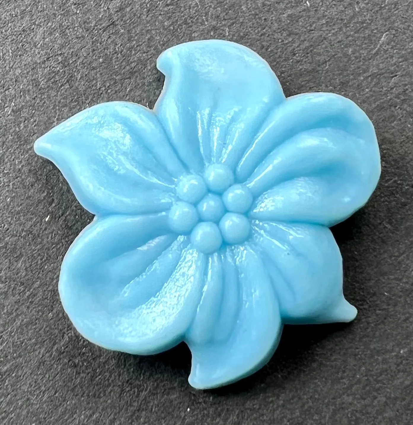 Charming Vintage Flower Cabochons - 2cm - 3cm wide