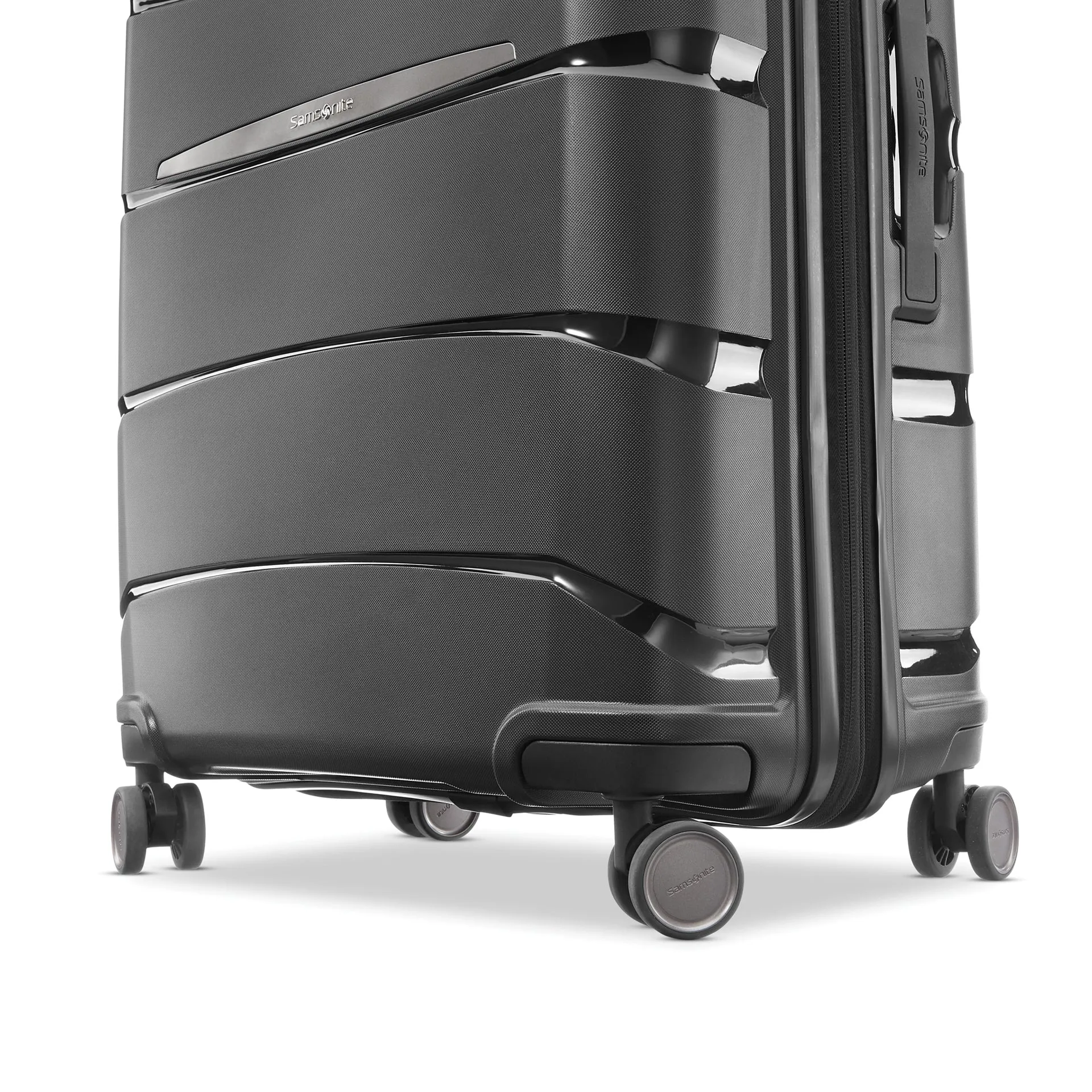 Outline Pro Hardside 29" Luggage