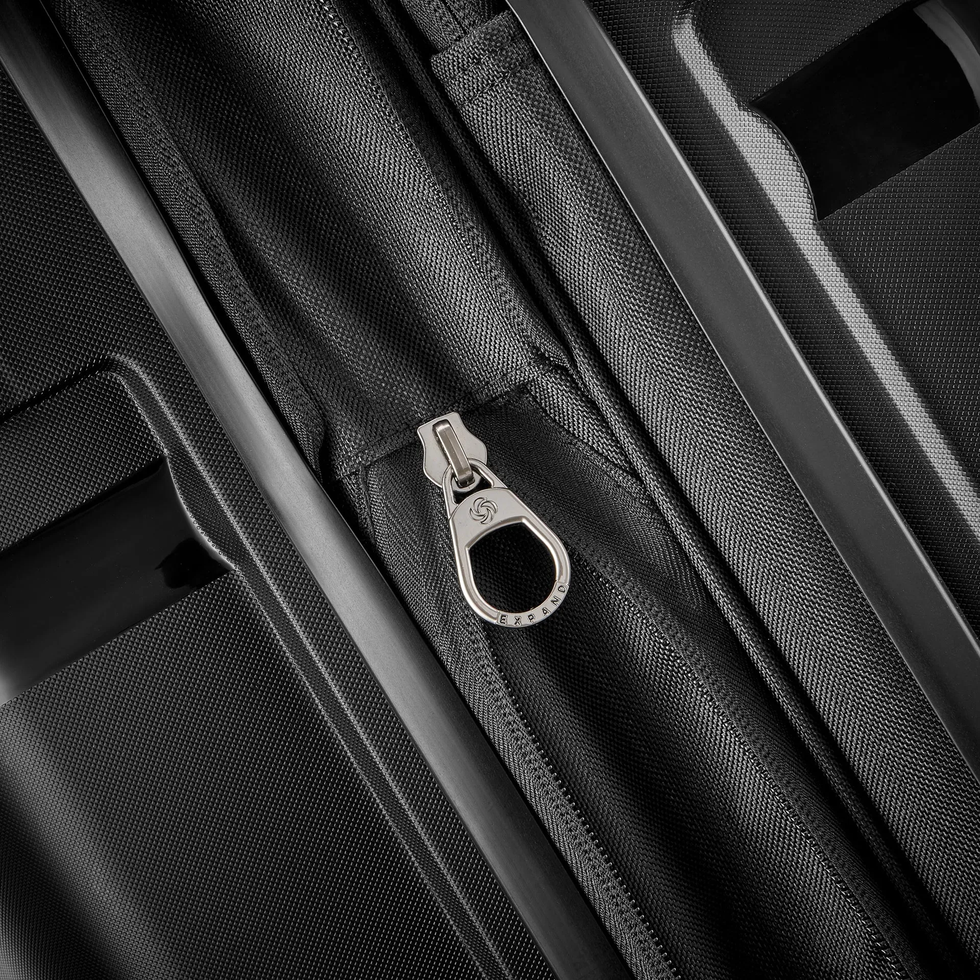 Outline Pro Hardside 29" Luggage